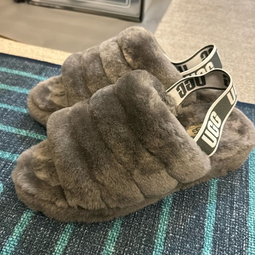 UGG fluff yeah sandals in gray